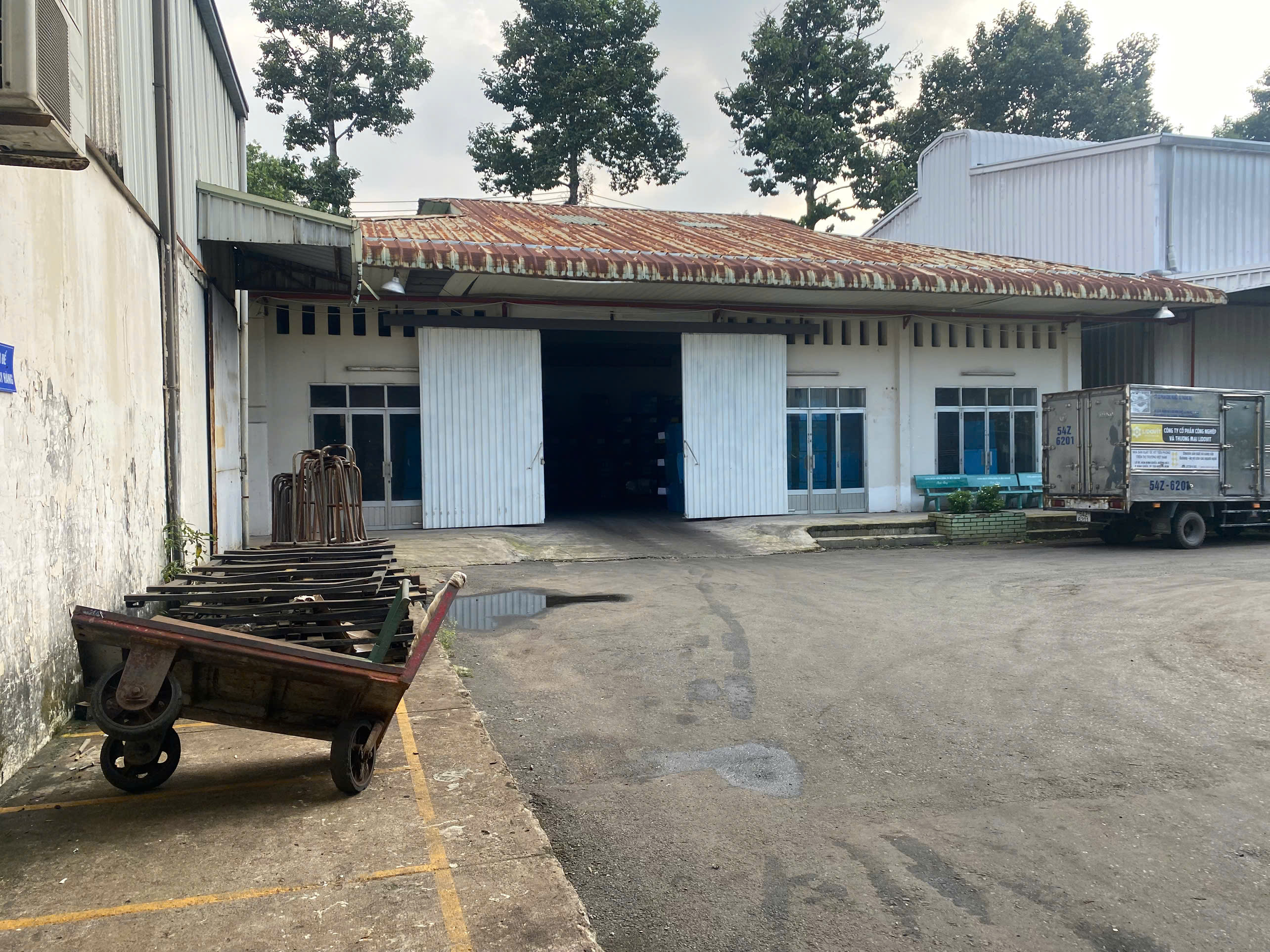 Warehouse 4.jpg